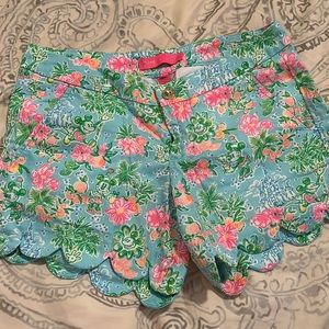 2022 Disney Parks x Lilly Pulitzer Buttercup Shorts Women’s Size 2 NEW w/o Tags
